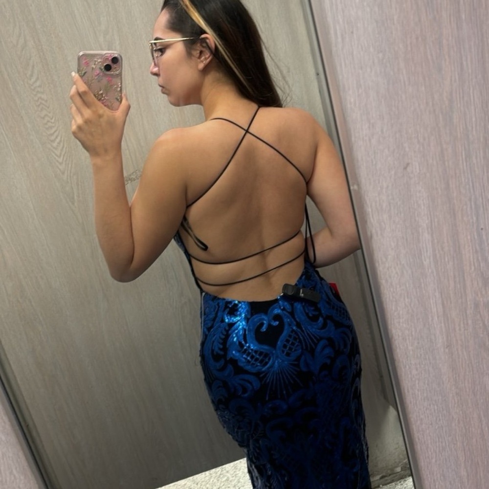 Elegant Blue Strappy Backless Dress